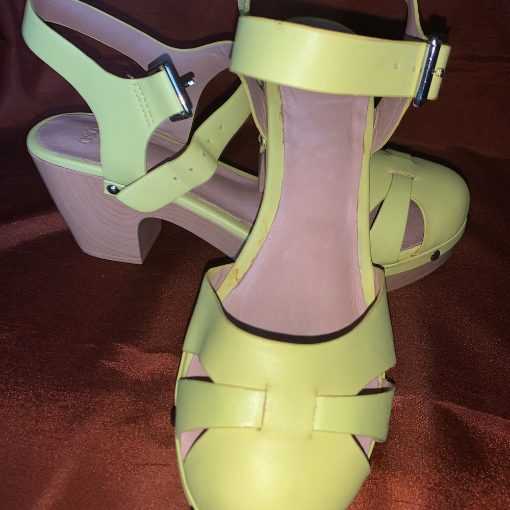 Heels - Picture 2 of 6